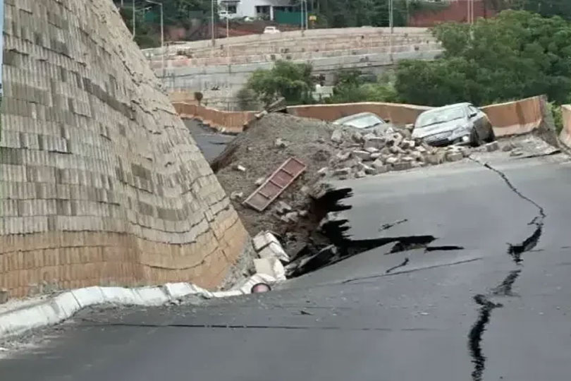 കൂരിയാട് ദേശീയപാത ഇടിഞ്ഞ സംഭവത്തിൽ വിദഗ്ധ സമിതിയുടെ റിപ്പോർട്ട് കേന്ദ്ര സർക്കാരിന് കൈമാറി.